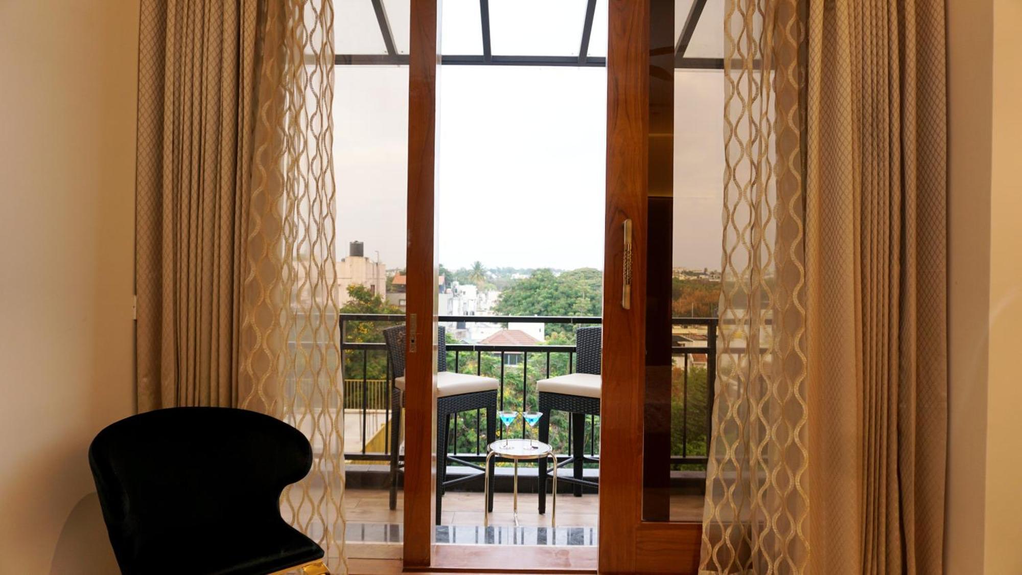 The Pentouz On 100 Feet Road Indiranagar - An Urban Luxury Retreat Bangalore Exterior foto