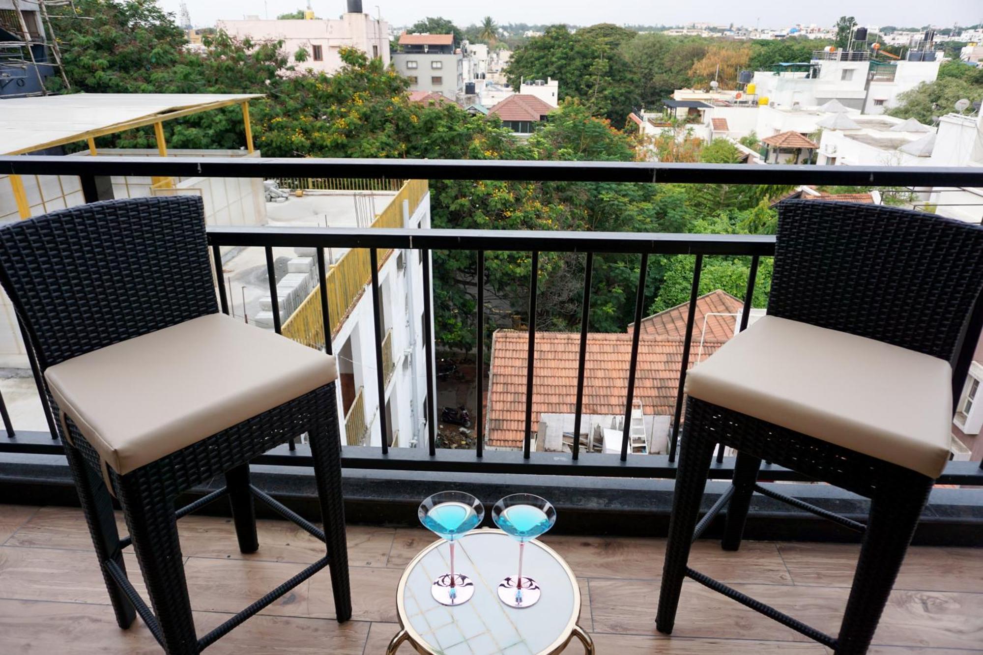 The Pentouz On 100 Feet Road Indiranagar - An Urban Luxury Retreat Bangalore Exterior foto