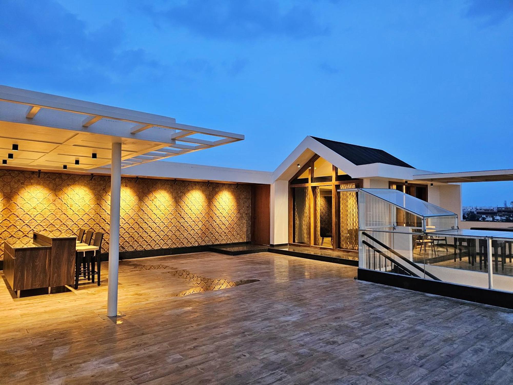 The Pentouz On 100 Feet Road Indiranagar - An Urban Luxury Retreat Bangalore Exterior foto