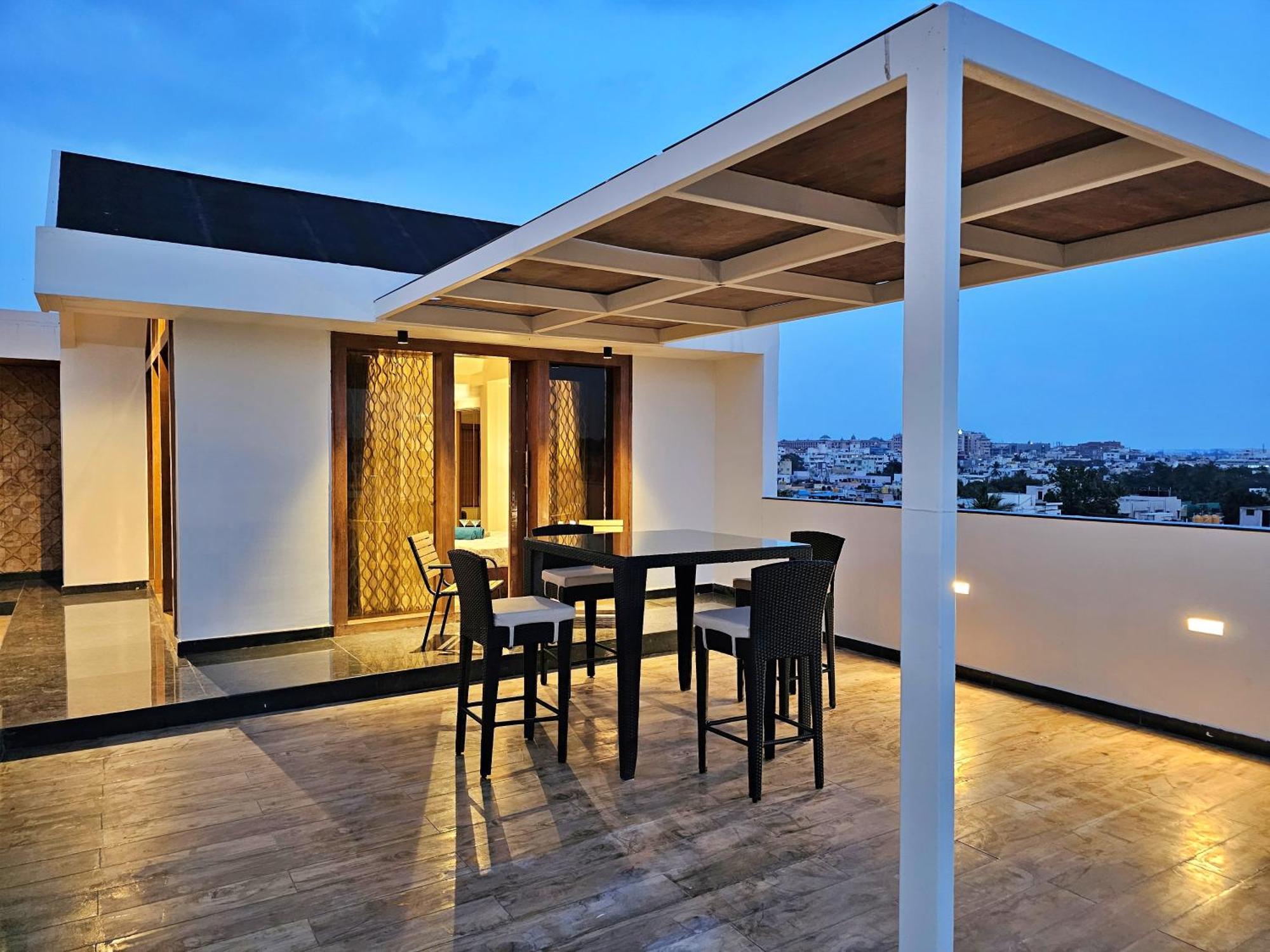 The Pentouz On 100 Feet Road Indiranagar - An Urban Luxury Retreat Bangalore Exterior foto