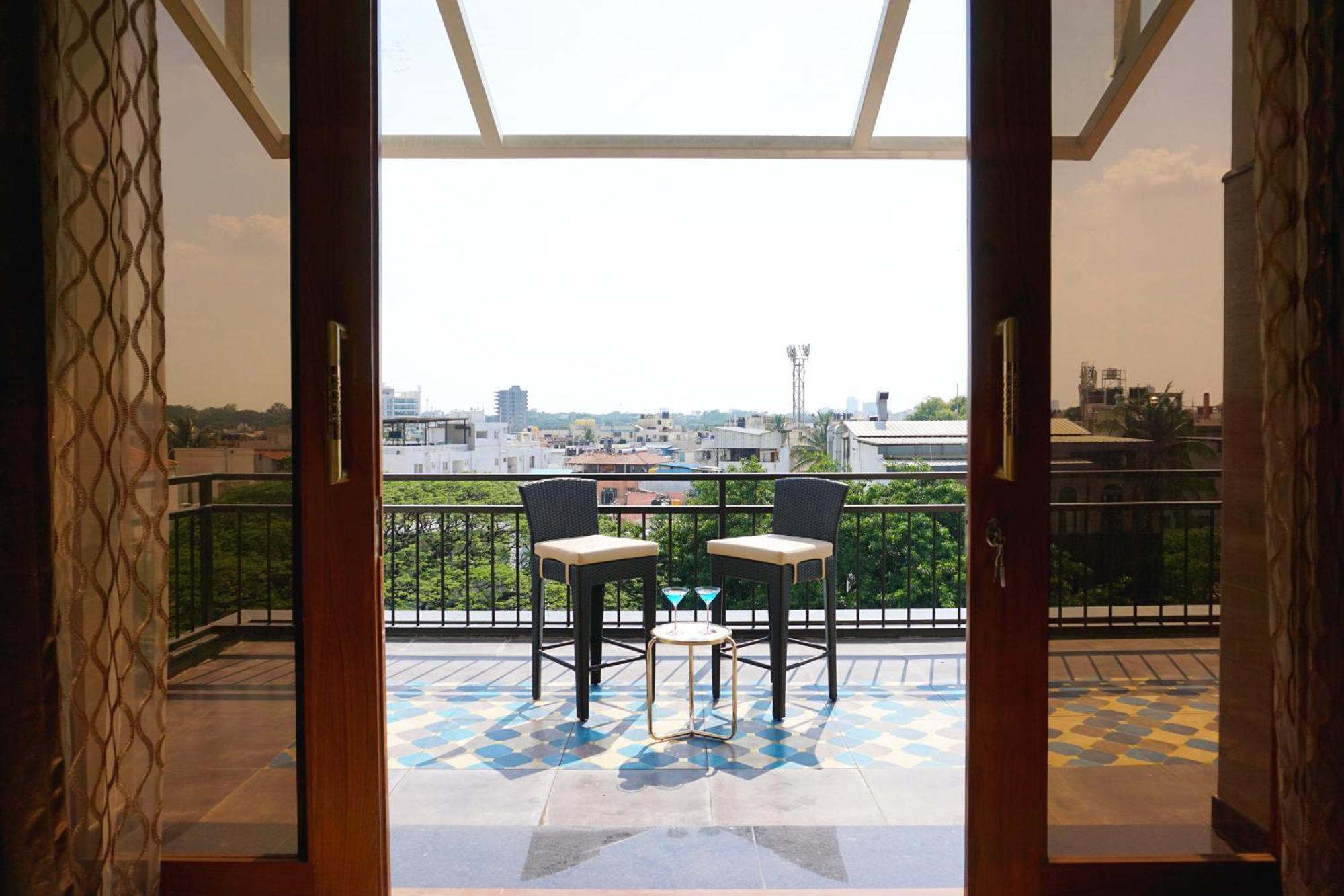 The Pentouz On 100 Feet Road Indiranagar - An Urban Luxury Retreat Bangalore Exterior foto