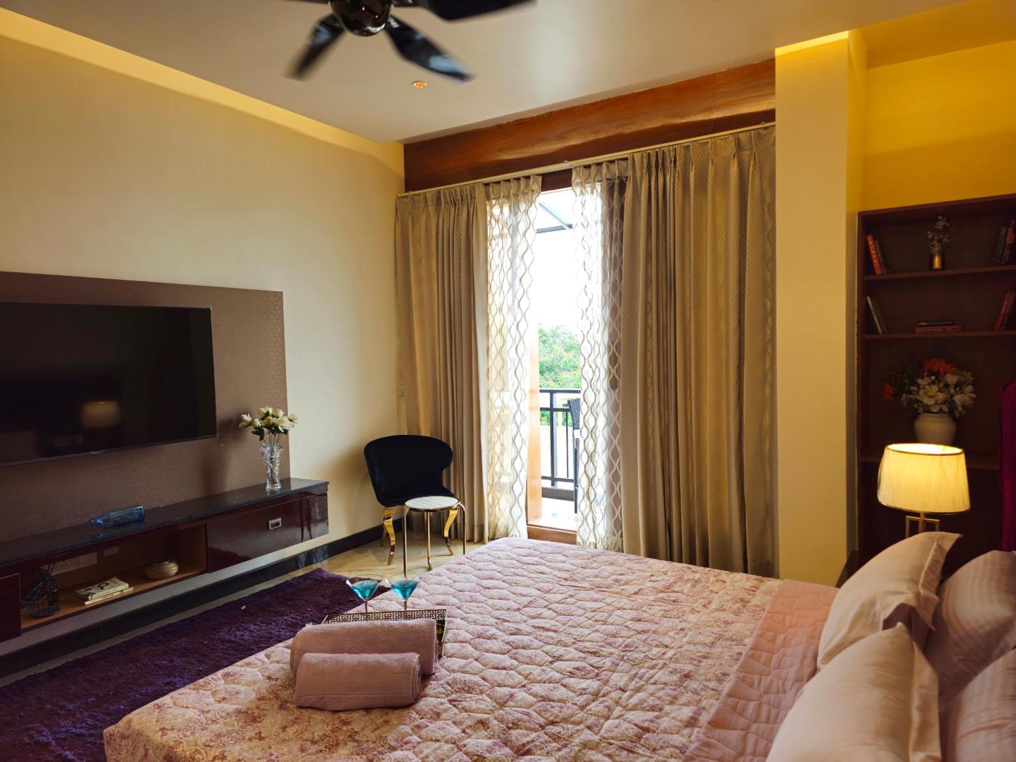 The Pentouz On 100 Feet Road Indiranagar - An Urban Luxury Retreat Bangalore Exterior foto
